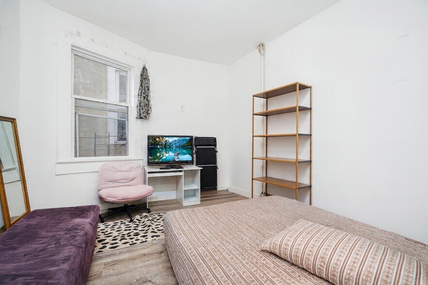 More Photos Of 419 Jersey St, Staten Island Storefront For Sale