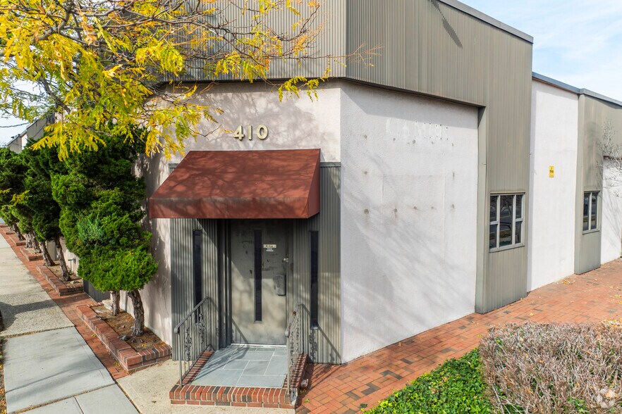 More Photos Of 410 Ocean Ave, Lynbrook Flex For Lease