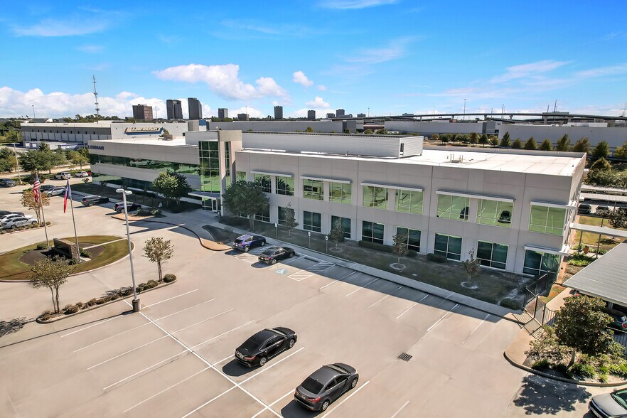 More Photos Of 681 Greens Pky, Houston Office For Lease