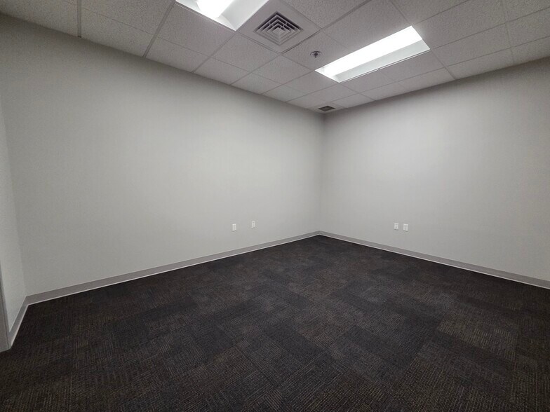 More Photos Of 2019-2025 Vista Ave SE, Salem Warehouse For Lease