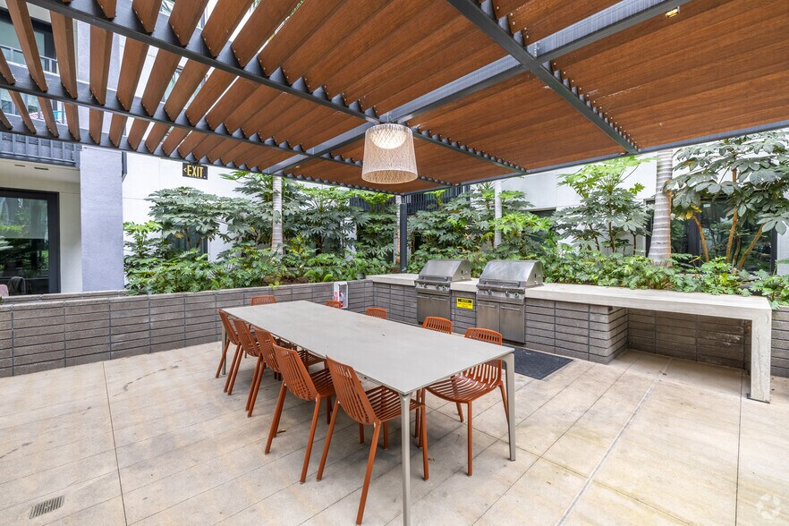 More Photos Of 4520 Alvarado Canyon Rd, San Diego Apartments For Lease