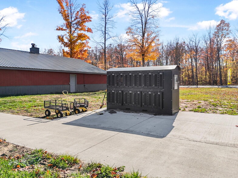 More Photos Of 10422 Cadillac Hwy, Thompsonville Hotel For Sale