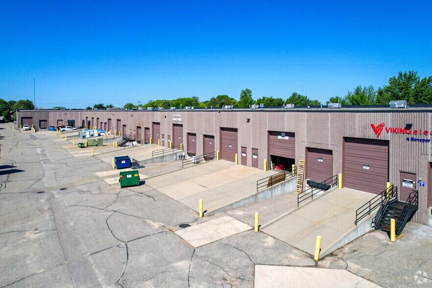 More Photos Of 1800 Cliff Rd E, Burnsville Warehouse For Lease