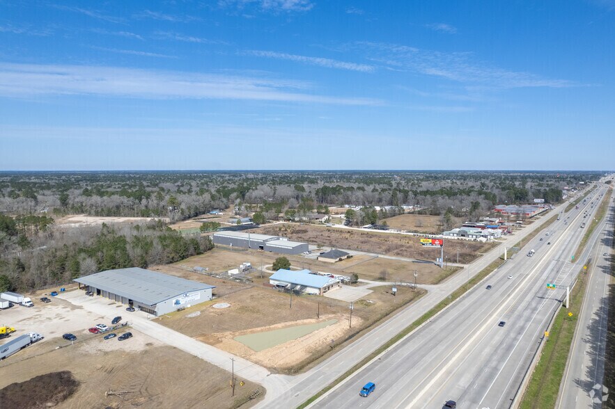 More Photos Of 18700 US Highway 59, New Caney Warehouse For Lease