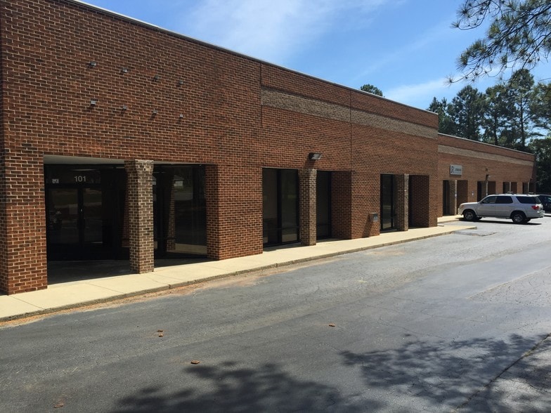 More Photos Of 7517 Precision Dr, Raleigh Flex For Lease