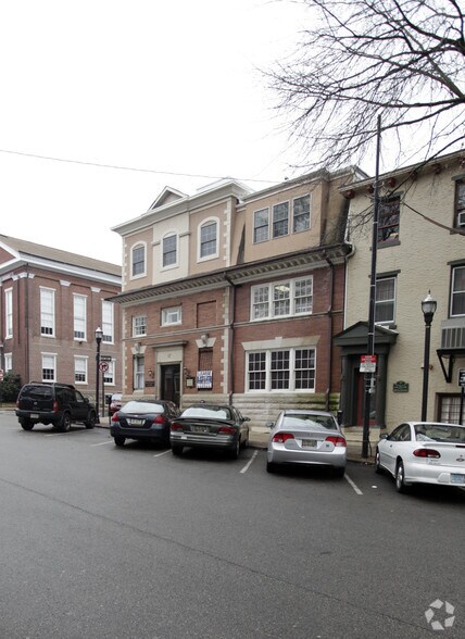 More Photos Of 17 Veterans Sq, Media Office For Sale