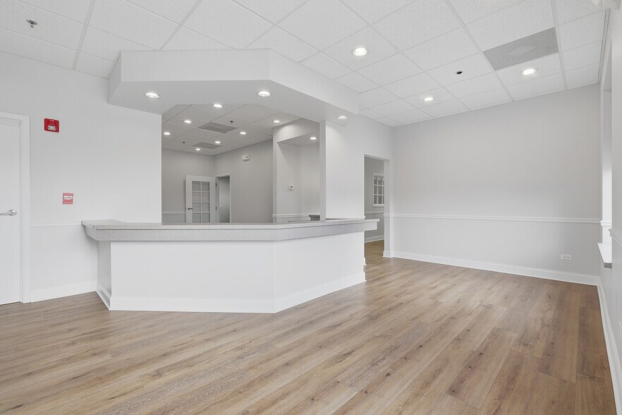 More Photos Of 6475 Washington St, Gurnee Medical For Sale