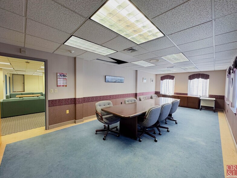 More Photos Of 199 Oakwood Ave, West Hartford Medical For Sale