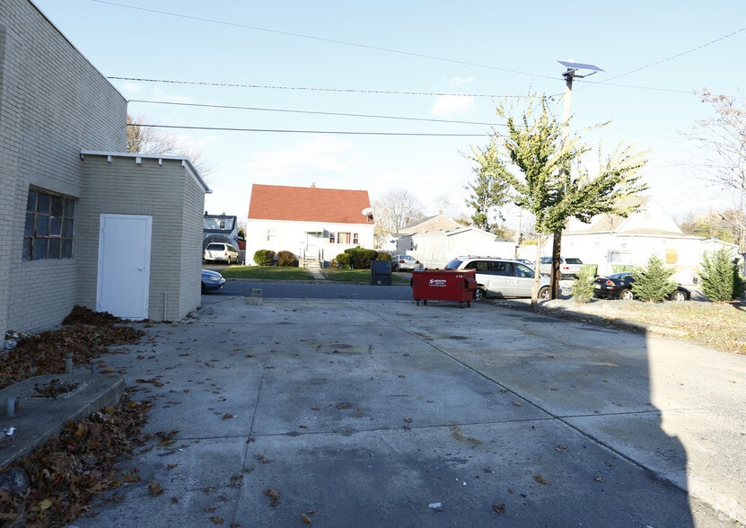 More Photos Of 50 Harrigan St, Edison Auto Repair For Sale