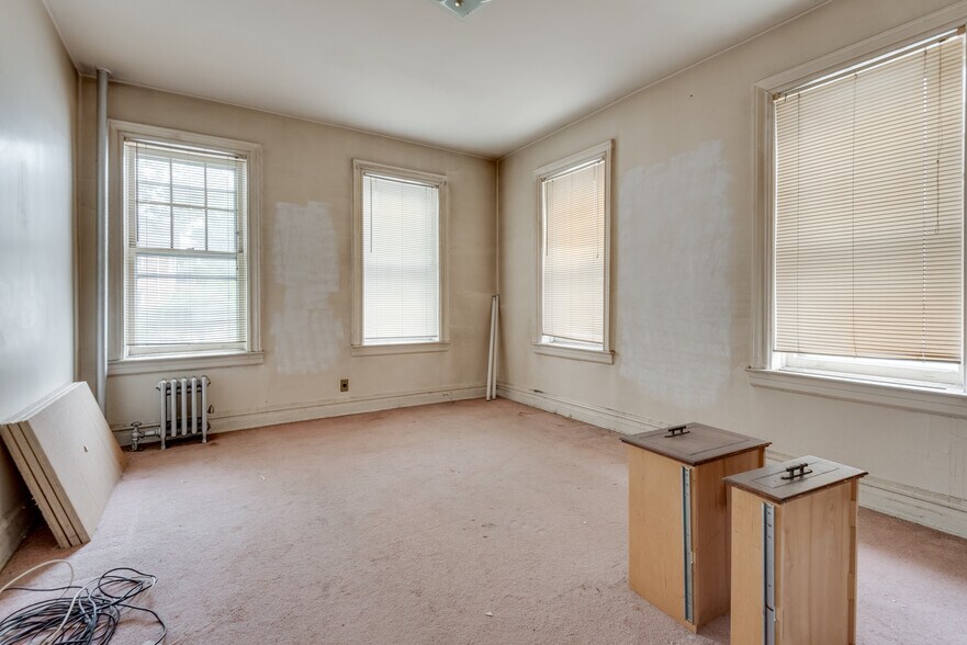 More Photos Of 87-87 116th St, Richmond Hill Multifamily For Sale