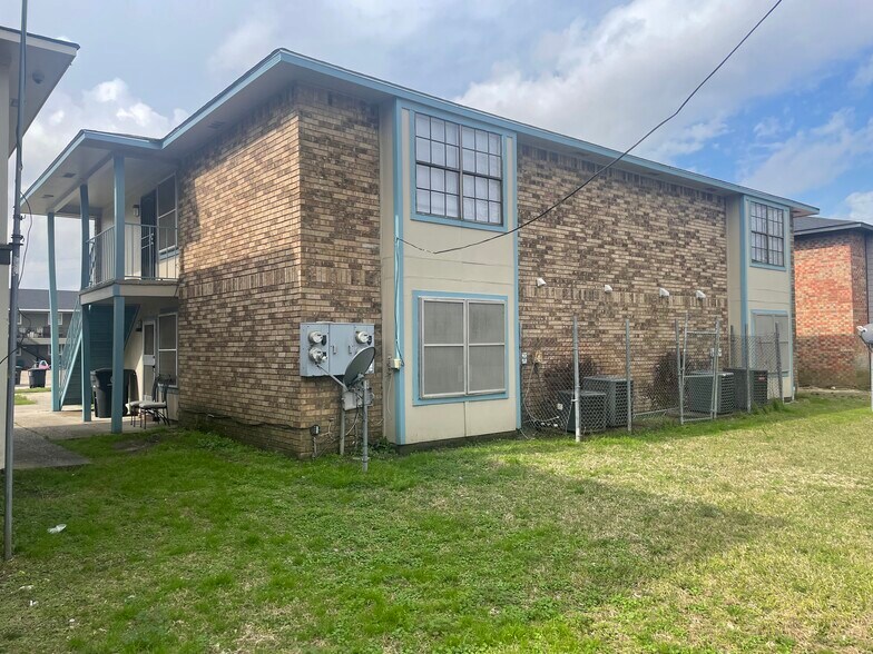 More Photos Of 8521 Rush Ave, Baton Rouge Apartments For Sale