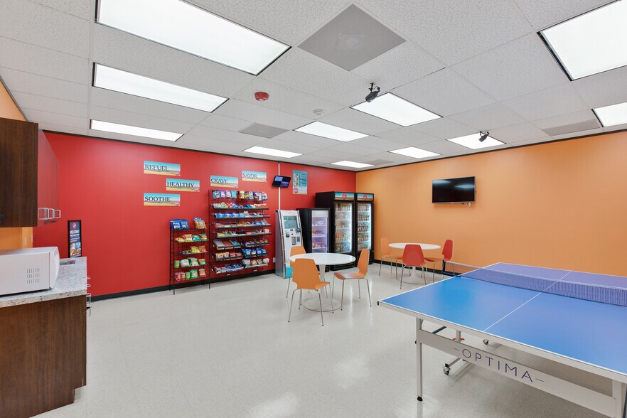 More Photos Of 2909 Hillcroft Ave, Houston Office For Sale