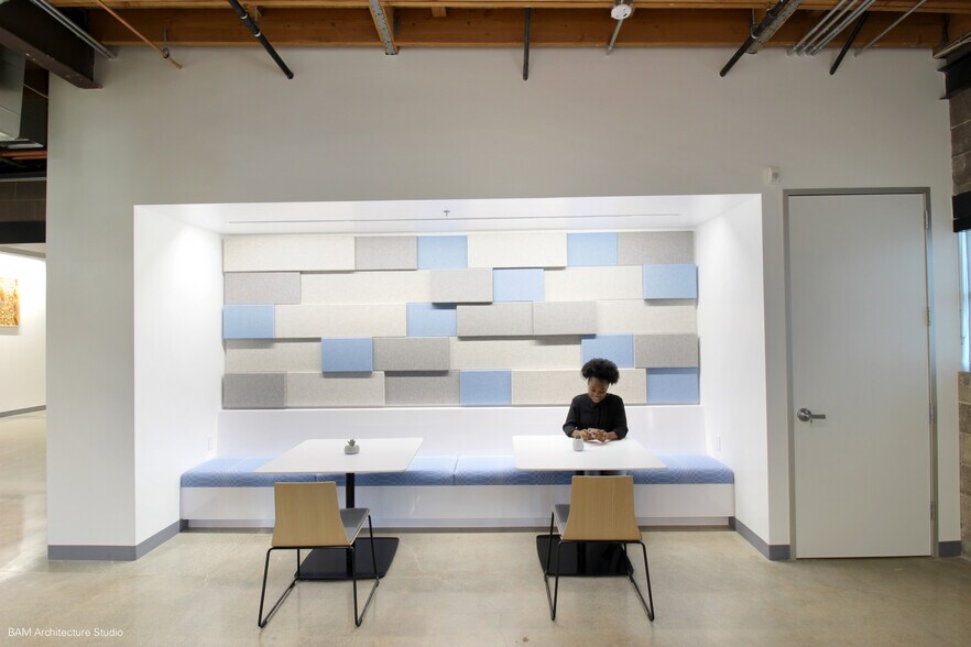 More Photos Of 14751-14761 Califa St, Van Nuys Office For Lease