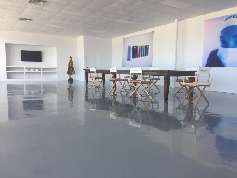 More Photos Of 1007 S Murray Ave, Anderson Light Distribution For Sale