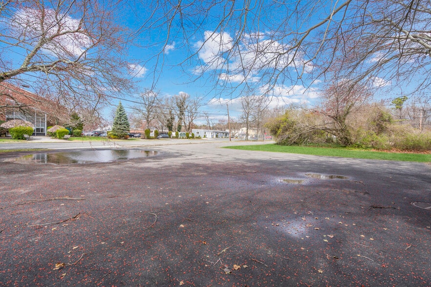 More Photos Of 1400 Montauk Hwy, Oakdale Storefront Retail Office For Sale