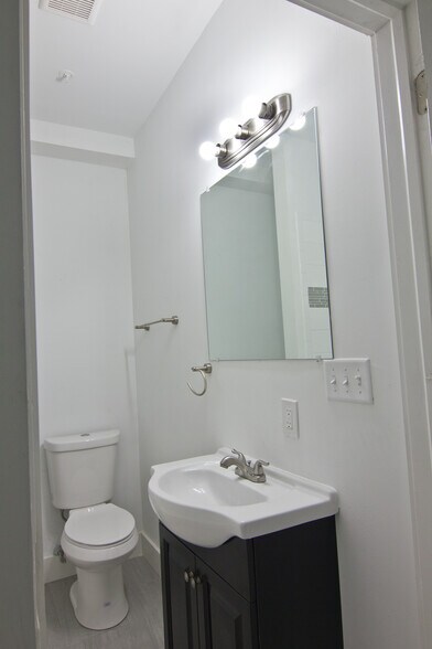 More Photos Of 6104 Market St, Philadelphia Storefront Retail Residential For Sale