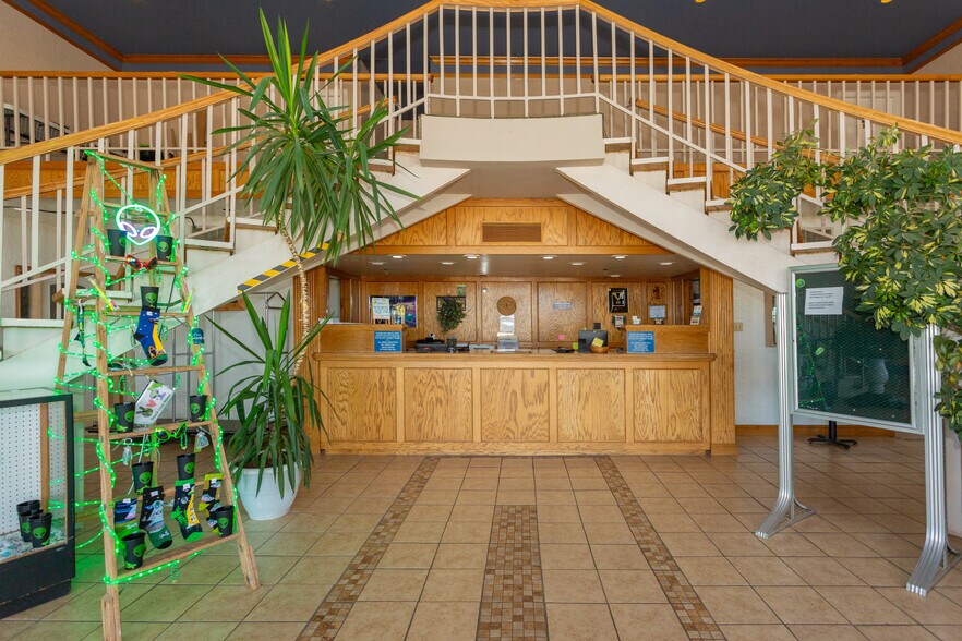 More Photos Of 2803 W 2nd St, Roswell Hotel For Sale