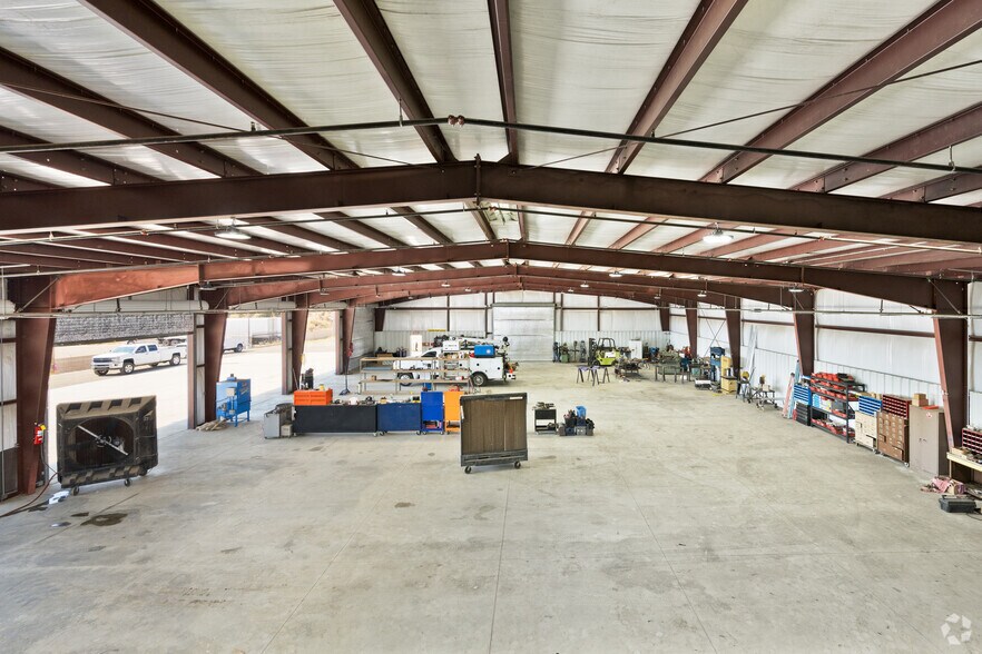 More Photos Of 20075 Kendall Dr, San Bernardino Warehouse For Sale
