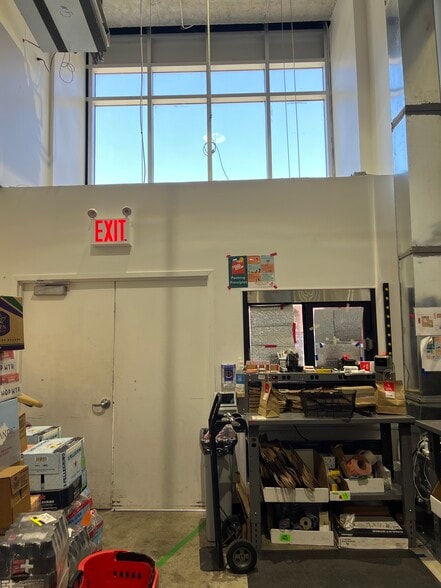 More Photos Of 82 Suydam St, Brooklyn Warehouse For Sale