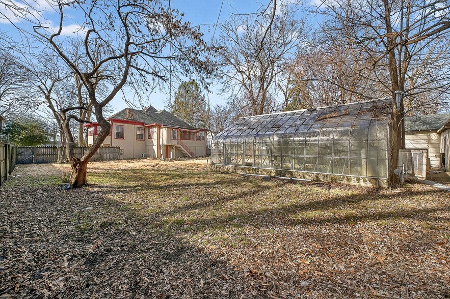 More Photos Of 408 NE Atlantic St, Tullahoma Flex For Sale