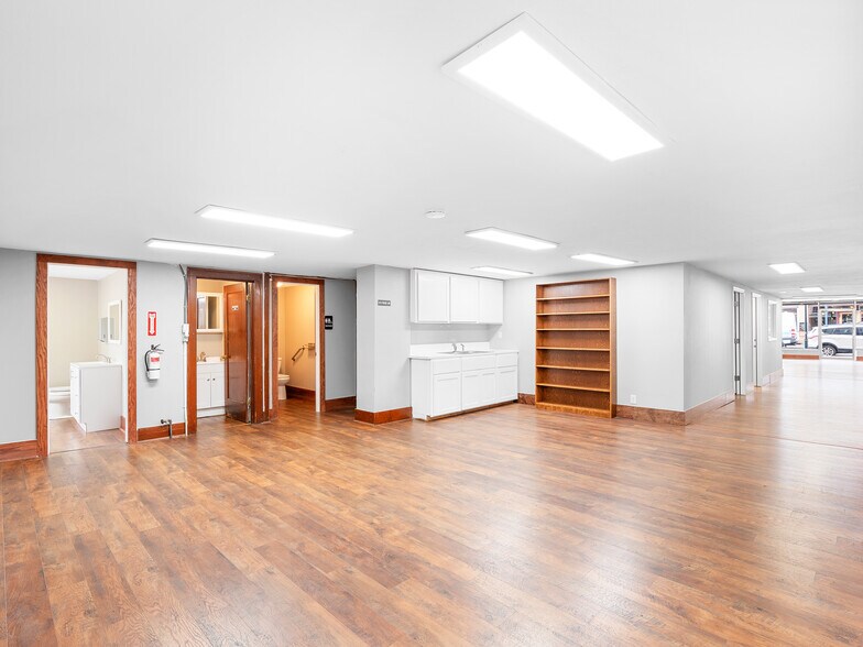 More Photos Of 2017 Main St, Forest Grove Storefront Retail Office For Lease