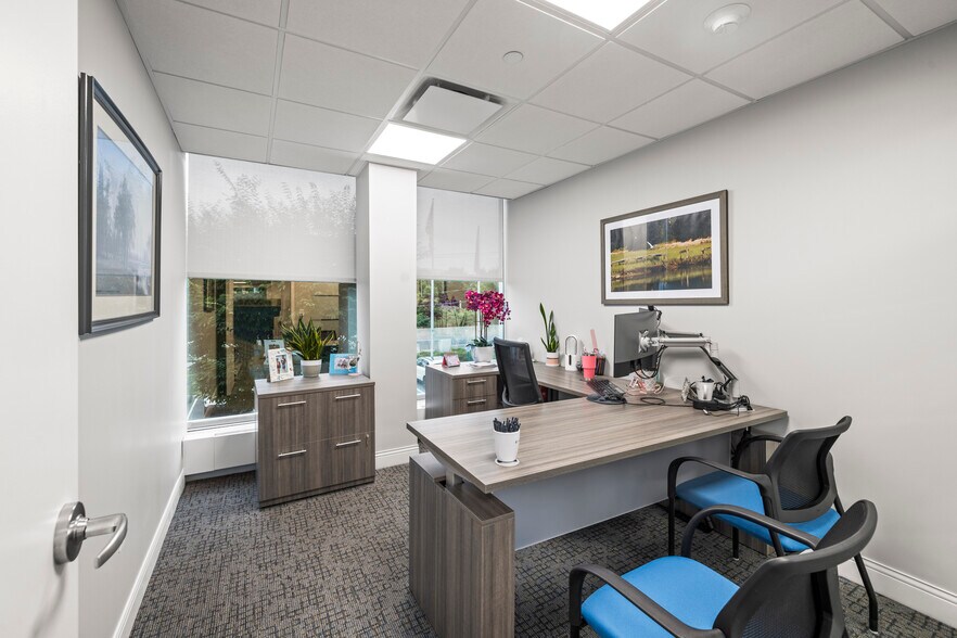 More Photos Of 275 Broadhollow Rd, Melville Office For Lease