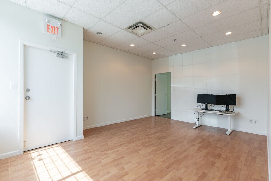 More Photos Of 2071 Kingsway Ave, Port Coquitlam Light Distribution For Lease