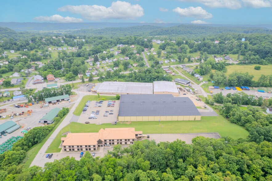 More Photos Of 5 B W Industrial, Washington Warehouse For Lease