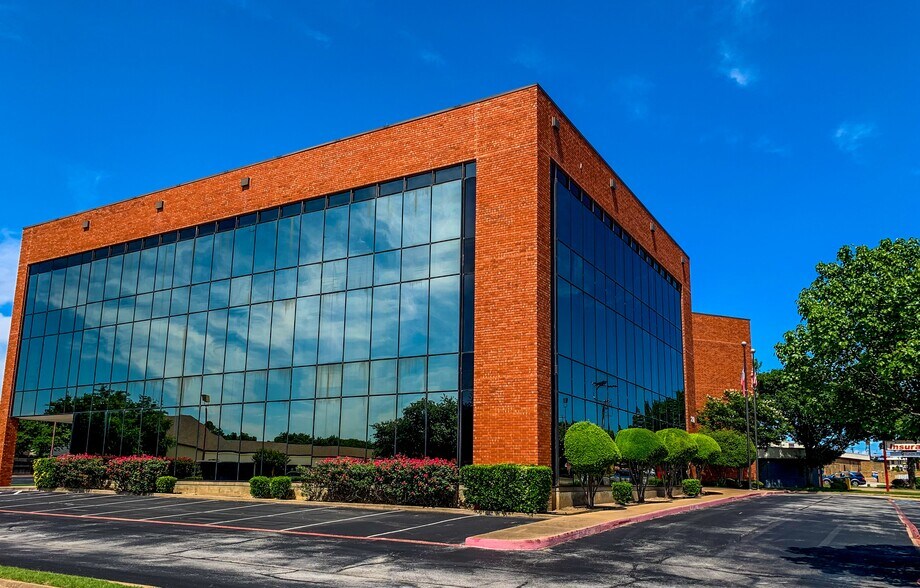 More Photos Of 221 Bedford Rd, Bedford Office For Lease