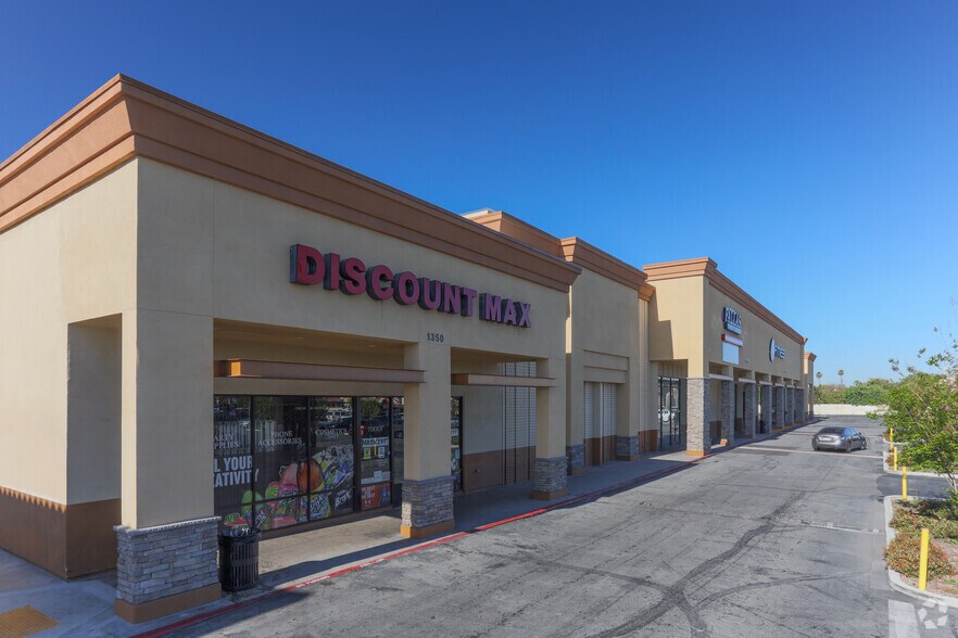 More Photos Of 1308-1414 W Edinger Ave, Santa Ana Unknown For Lease