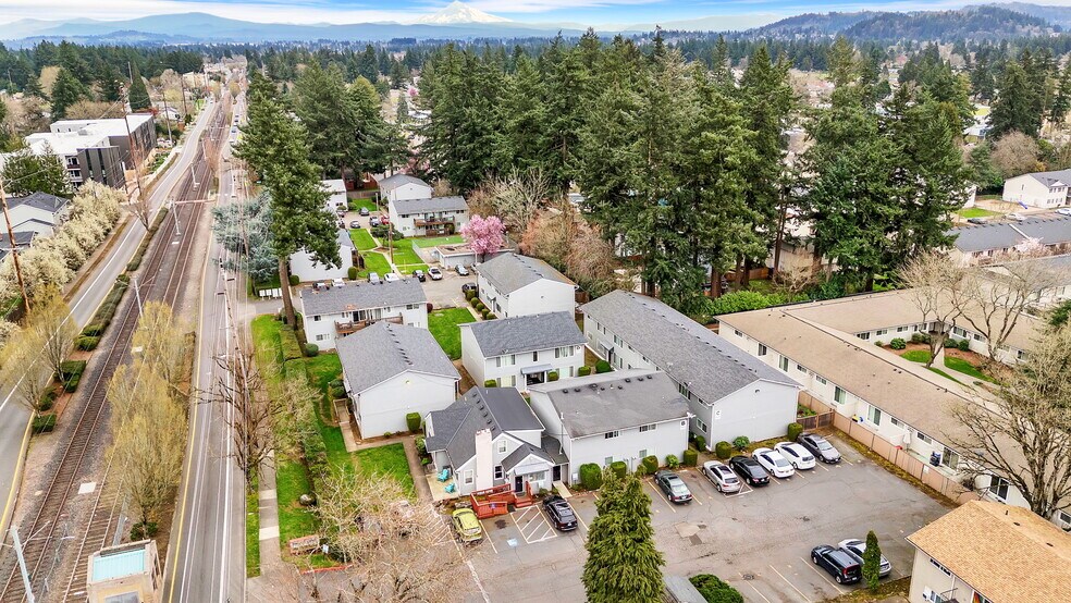 More Photos Of 16300-16400 E Burnside St, Gresham Apartments For Sale