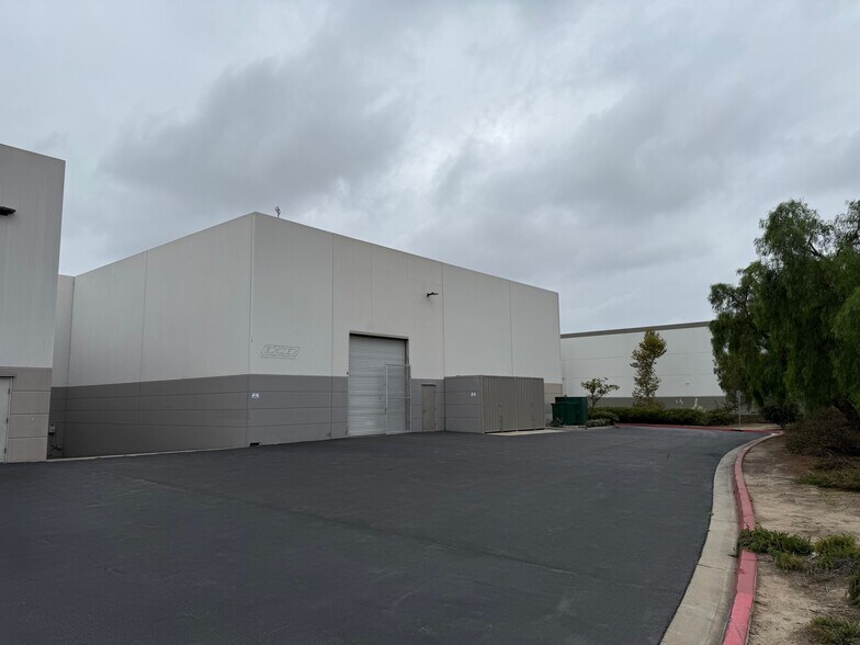 More Photos Of 1201 Maulhardt Ave, Oxnard Warehouse For Lease