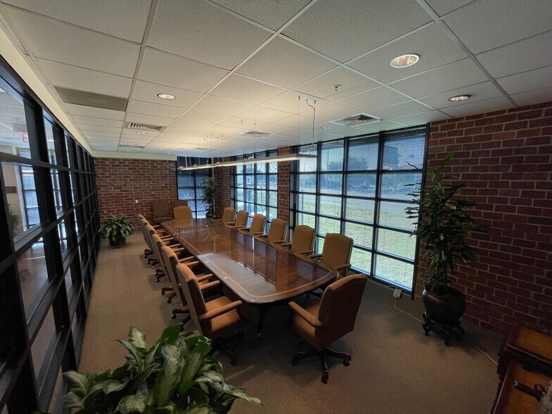 More Photos Of 1925 E 2nd Ave, Tampa Medical For Lease