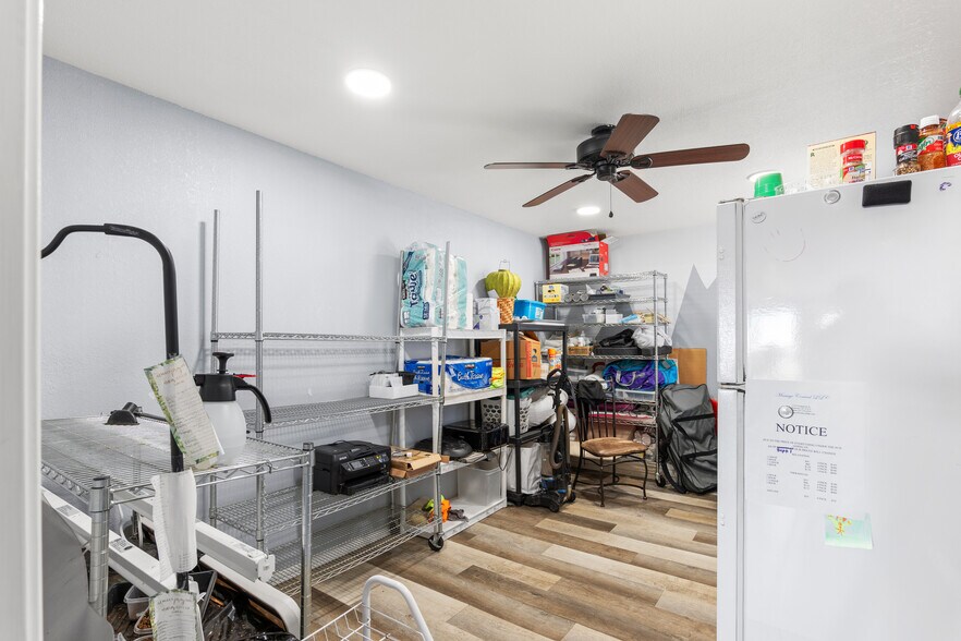 More Photos Of 119 S Calapooia St, Sutherlin Freestanding For Sale