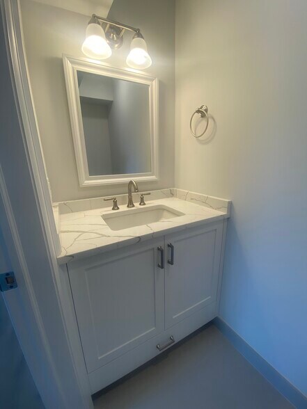 More Photos Of 78 E Putnam Ave, Cos Cob General Retail For Lease