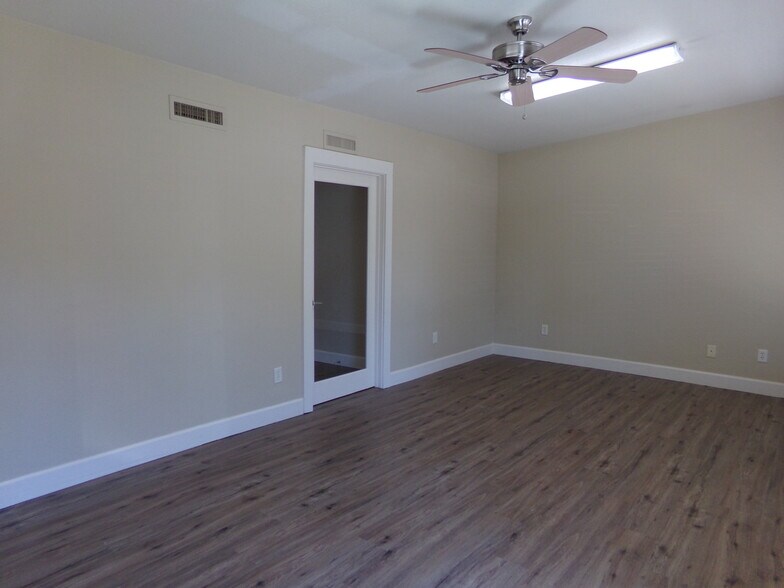 More Photos Of 9792 Highway 99, Live Oak Office For Lease