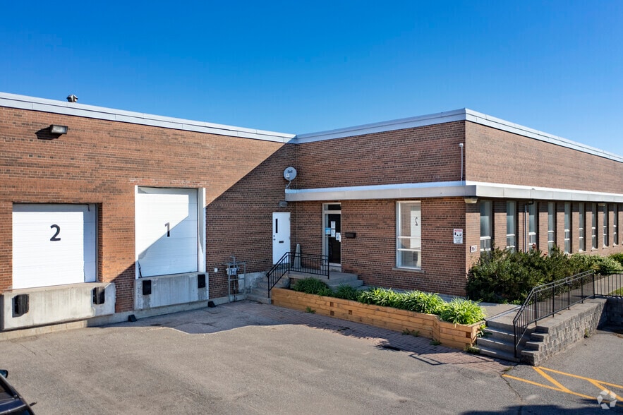 More Photos Of 851-865 Rangeview Rd, Mississauga Warehouse For Lease