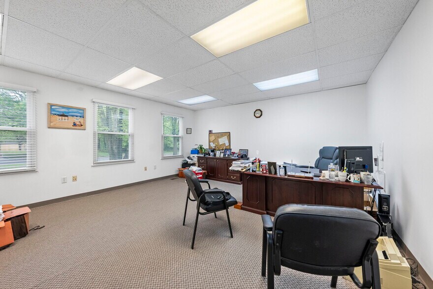 More Photos Of 59 Avenue at the Commons, Shrewsbury Medical For Sale