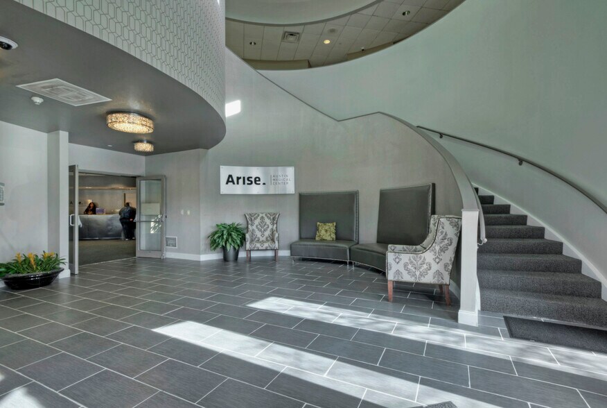 More Photos Of 3003 Bee Caves Rd, Rollingwood Hospital For Lease