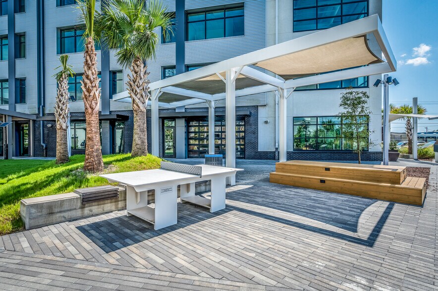 More Photos Of 1940 Algonquin Rd, Charleston Office For Lease