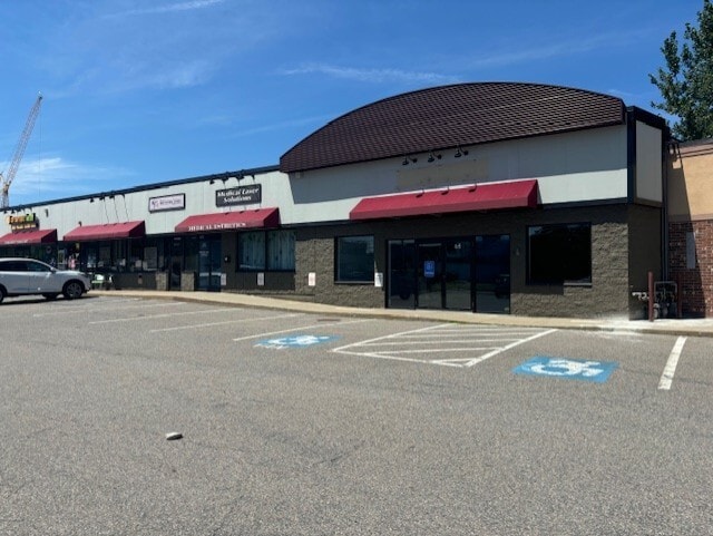 Primary Photo Of 36-76 Vanderbilt Ave, Norwood Storefront For Lease