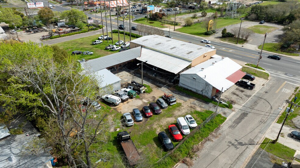 More Photos Of 1320 Lake Bradford Rd, Tallahassee Service For Sale