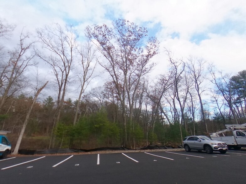 More Photos Of 14 R -Bay 3&4, North Reading Industrial For Lease