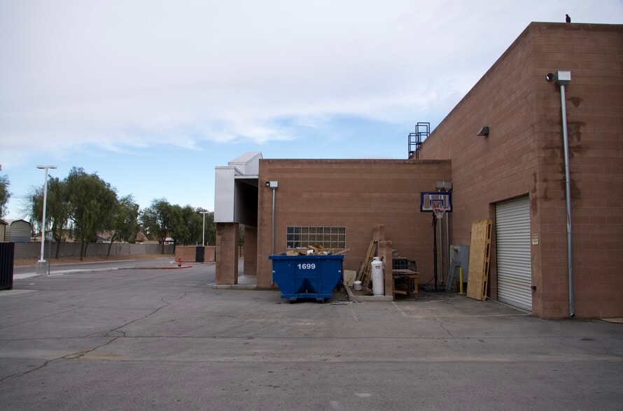 More Photos Of 2769 N Lamb Blvd, Las Vegas Warehouse For Lease