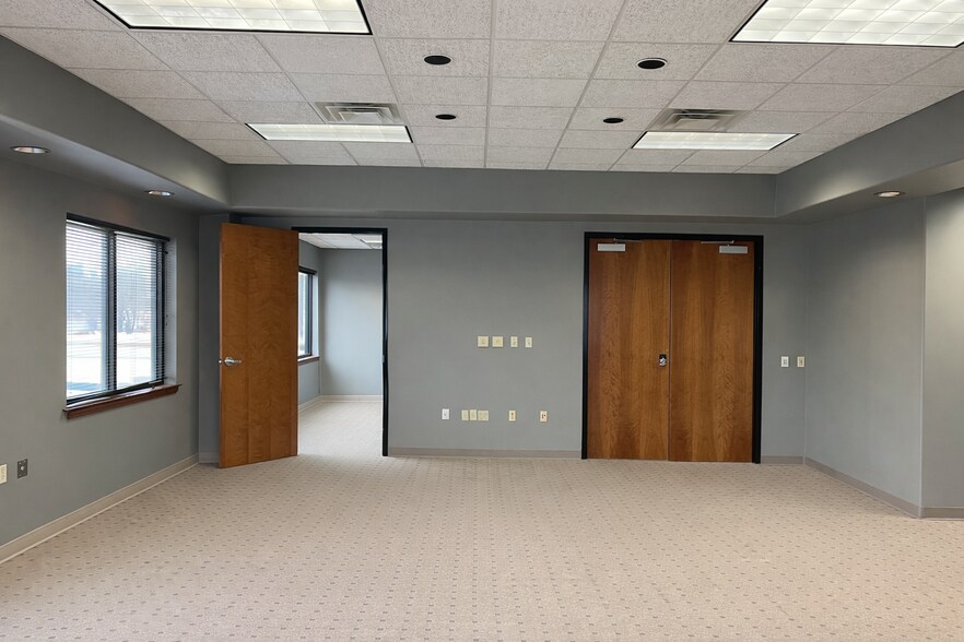 More Photos Of 37 Sandstone Cir, Jackson Medical For Lease