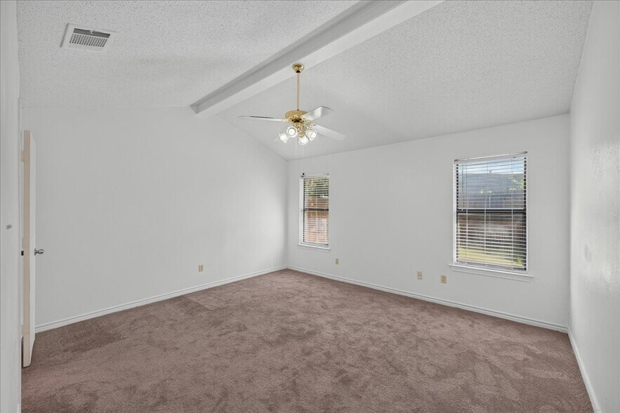 More Photos Of 210-212 Saint Marys Pl, Rockwall Apartments For Sale