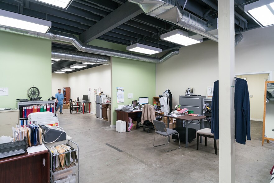 More Photos Of 4555 S Everett Ave, Vernon Manufacturing For Lease