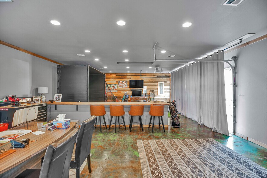 More Photos Of 406 NE 184th St, Ridgefield Office Residential For Lease