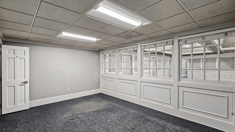More Photos Of 112 N Jefferson St, Athens Bank For Lease