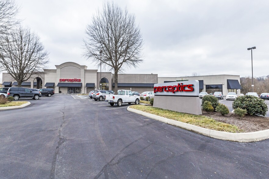 More Photos Of 11130-11132 Kingston Pike, Farragut Office For Sale